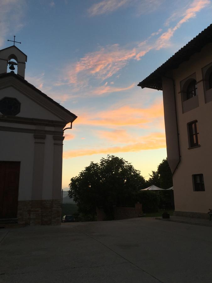 アルバ Cascina Baresane Bed & Breakfast エクステリア 写真