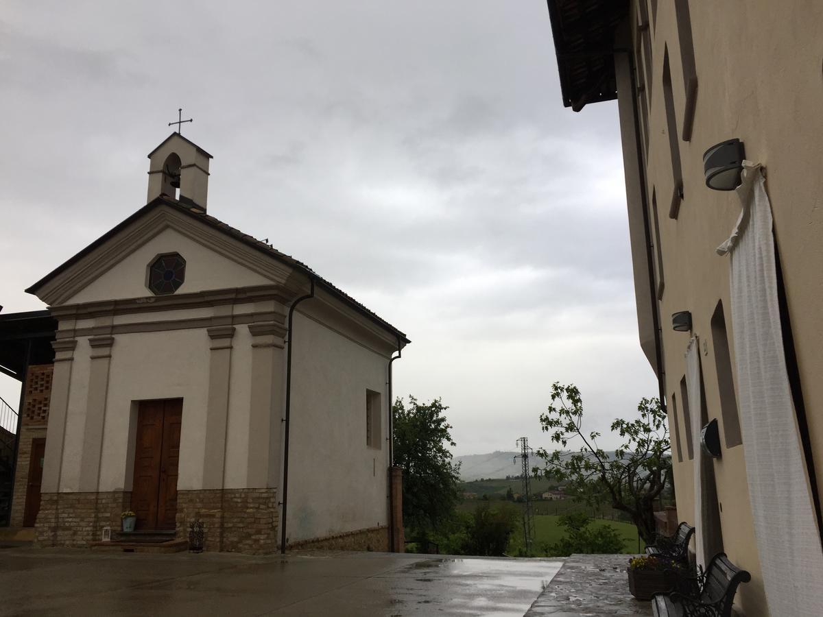 アルバ Cascina Baresane Bed & Breakfast エクステリア 写真