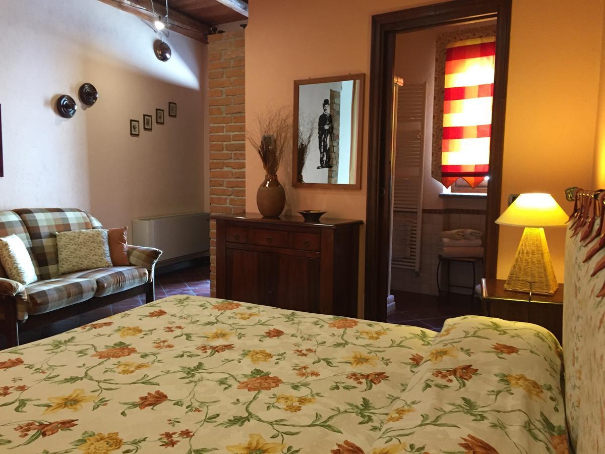 アルバ Cascina Baresane Bed & Breakfast エクステリア 写真