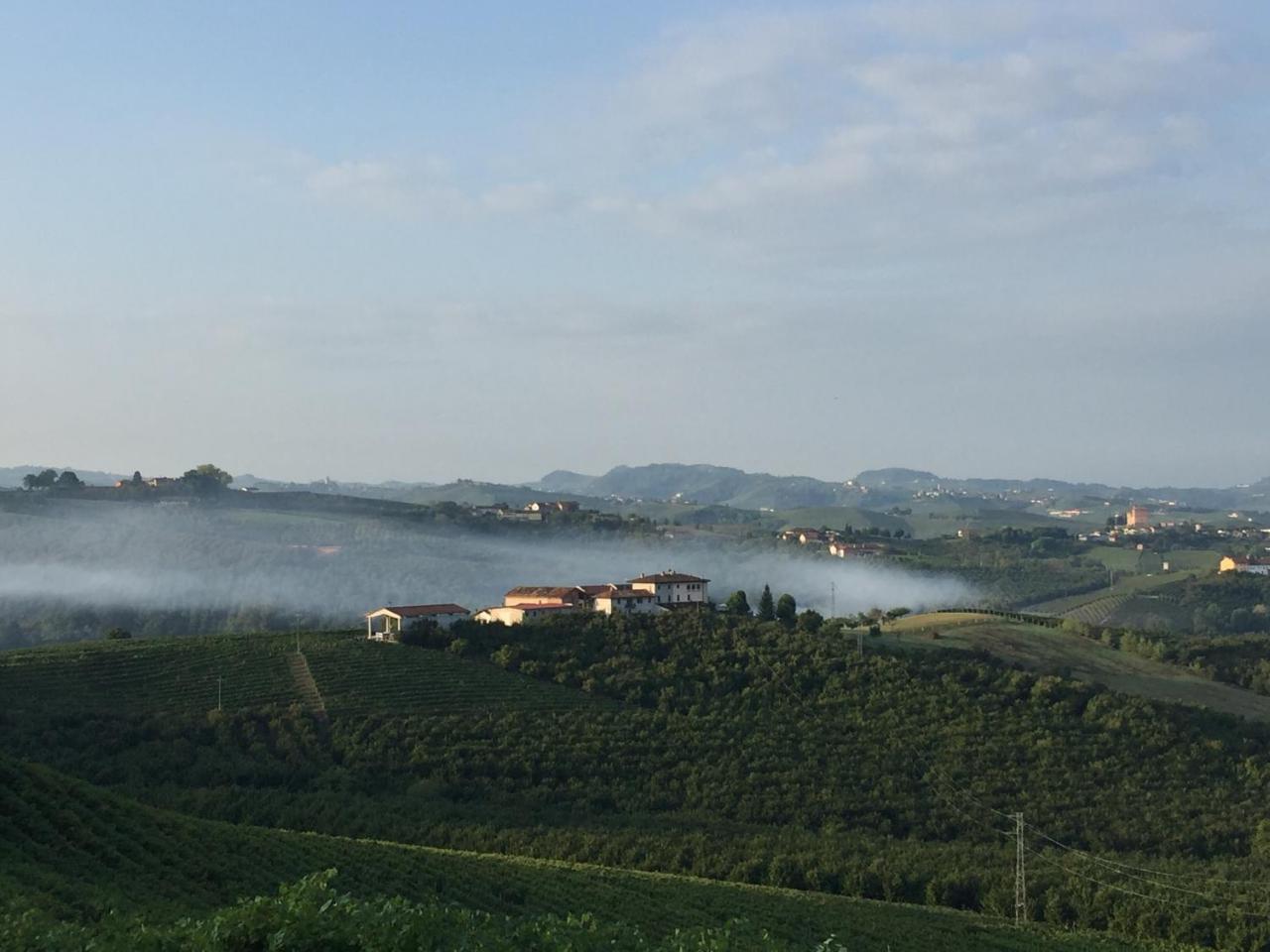 アルバ Cascina Baresane Bed & Breakfast エクステリア 写真